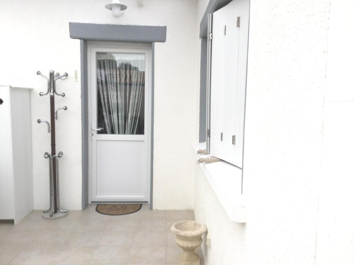Maison de 2 chambres avec jardin clos et wifi a Saint Pierre d'Oleron a 1 km de la plage Extérieur photo