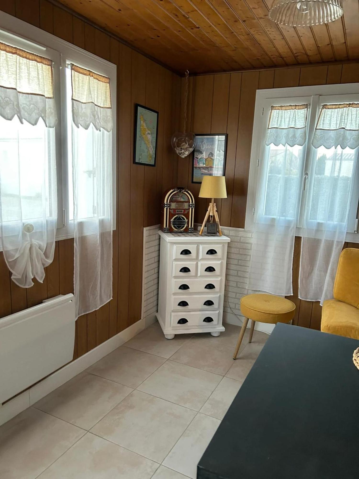 Maison de 2 chambres avec jardin clos et wifi a Saint Pierre d'Oleron a 1 km de la plage Extérieur photo