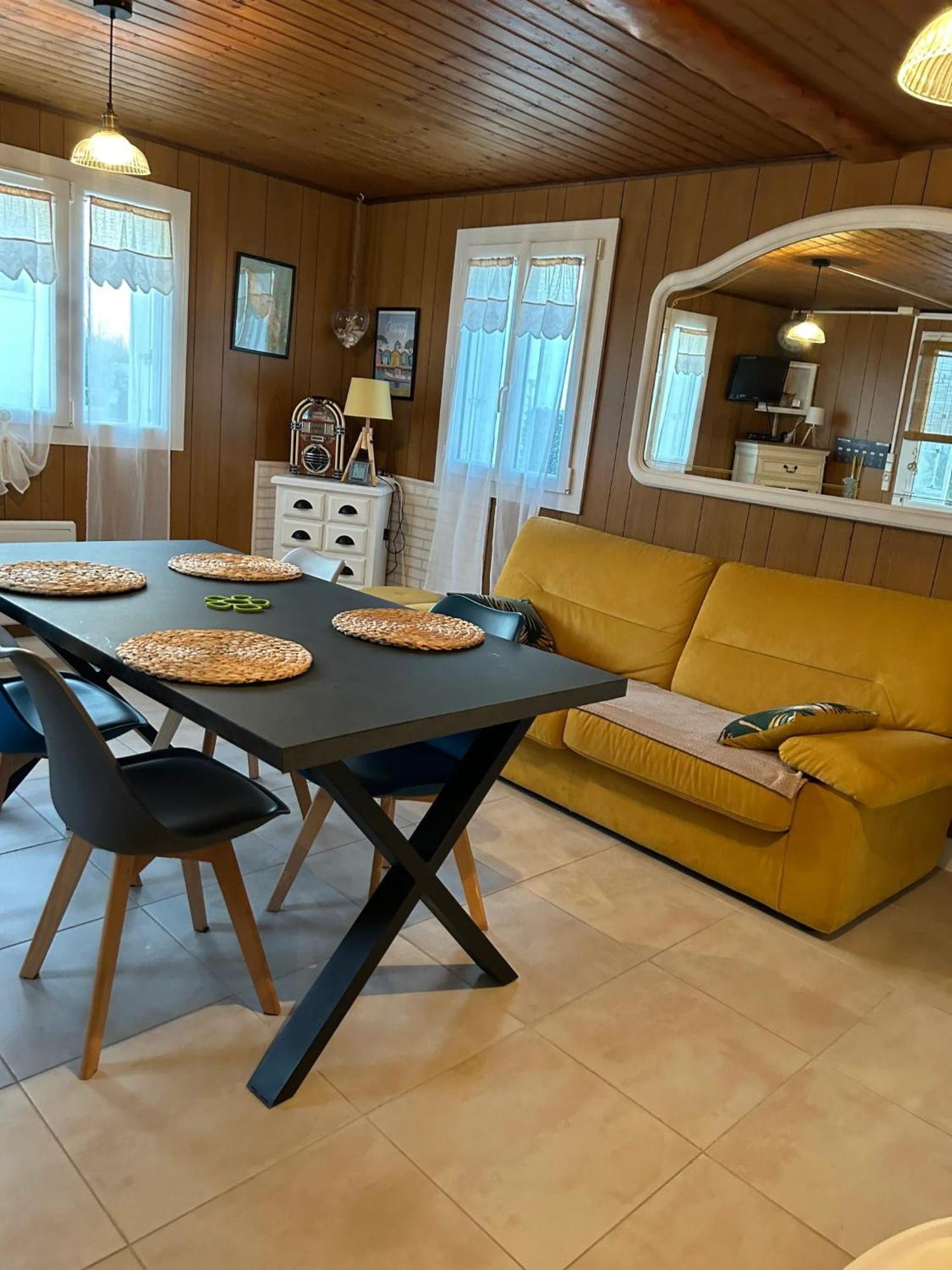 Maison de 2 chambres avec jardin clos et wifi a Saint Pierre d'Oleron a 1 km de la plage Extérieur photo